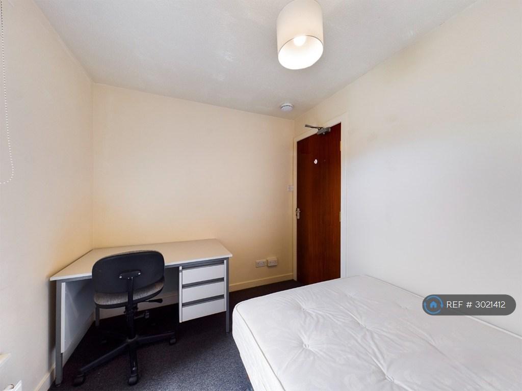 Apartment in Edinburgh - View 3
