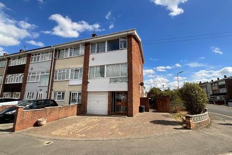 Elm Park, Hornchurch RM12