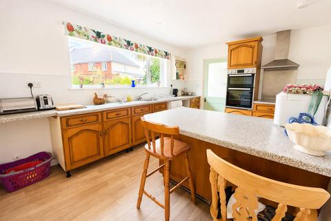 3 bedroom bungalow for sale, Maclins Close, South Molton, Devon, EX36