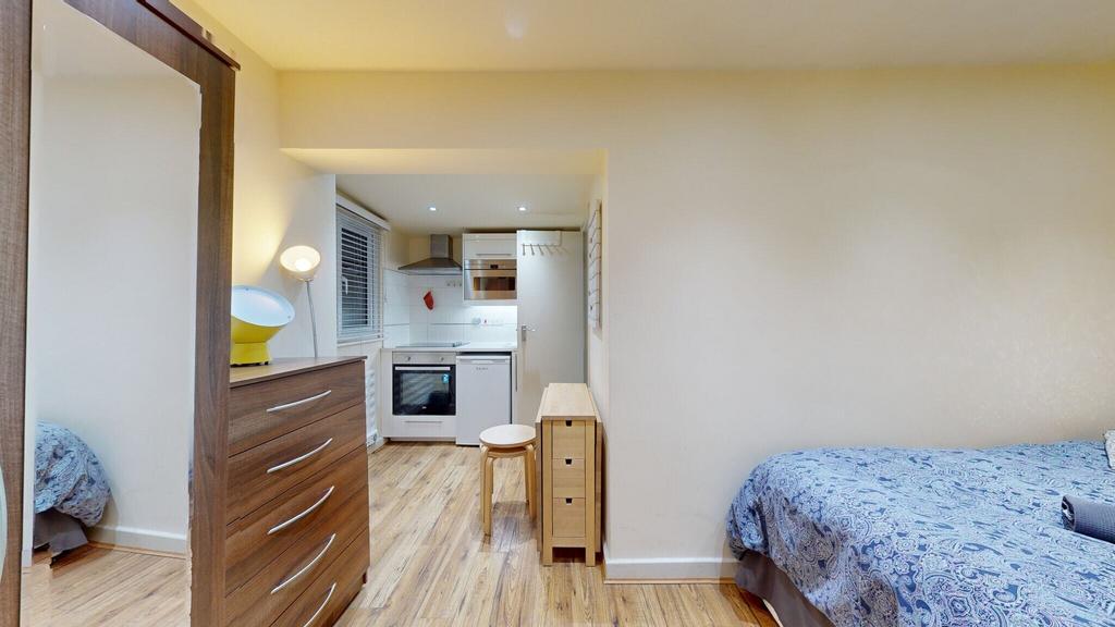 Apartment in London - More