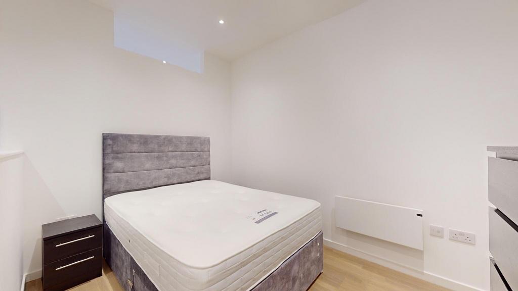 Apartment in Brentford - View 3