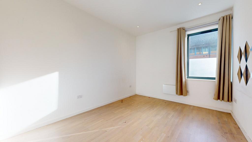 Apartment in Brentford - View 3