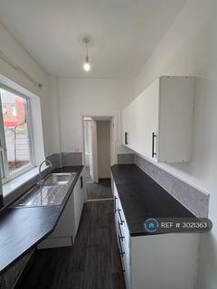 2 bedroom flat to rent, Stanhope Road, South Shields, NE33