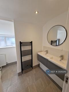 3 bedroom terraced house to rent, St. Margarets Road, Peterborough, PE2