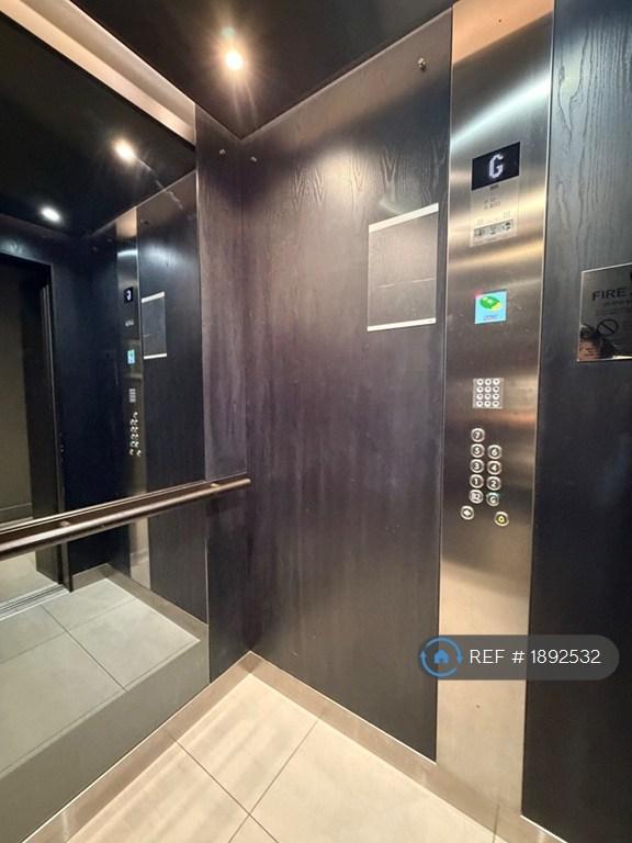 Apartment in London - More