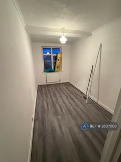 4 bedroom semi-detached house to rent, Station Road, Slough, SL3