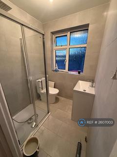 4 bedroom semi-detached house to rent, Station Road, Slough, SL3