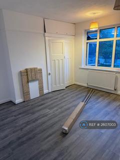 4 bedroom semi-detached house to rent, Station Road, Slough, SL3