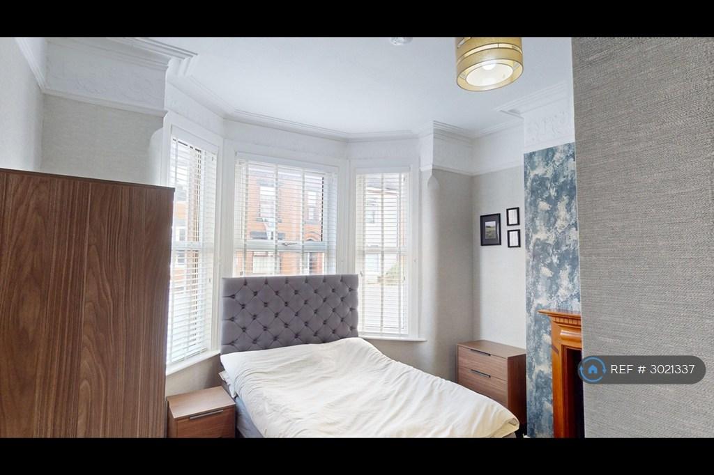 House in Salford, Greater Manchester - View 3