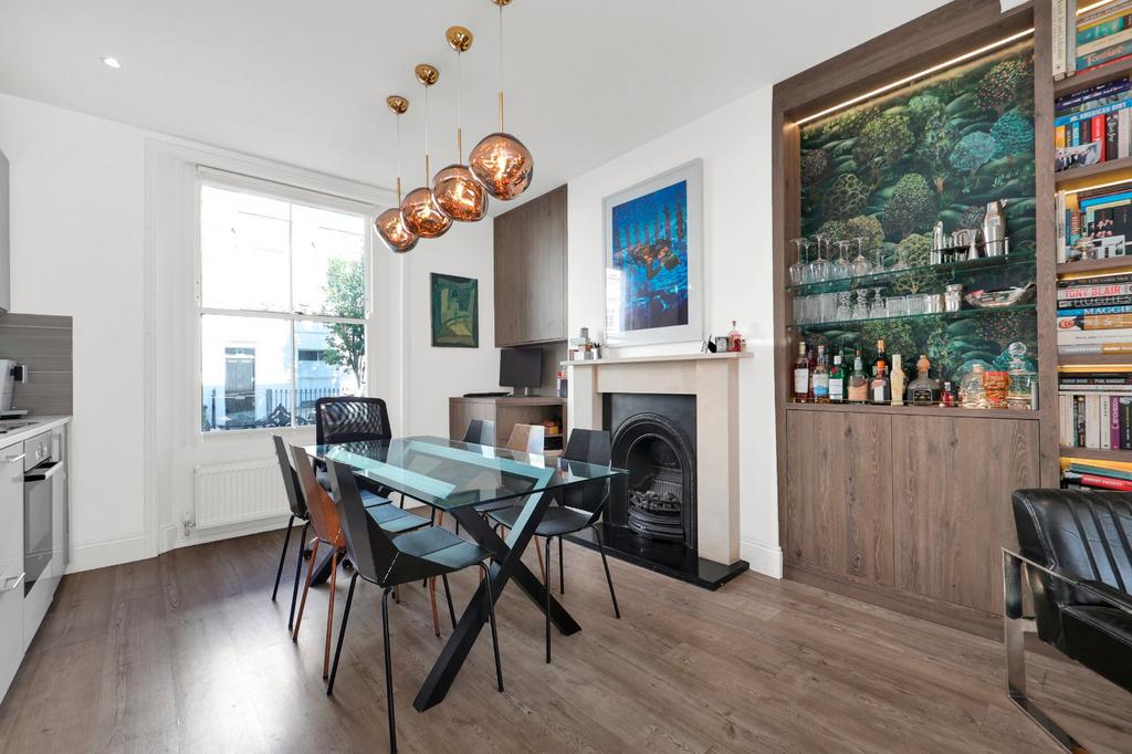 House in London - View 2