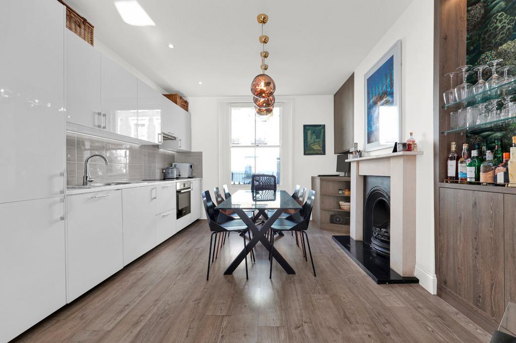 House in London - View 3