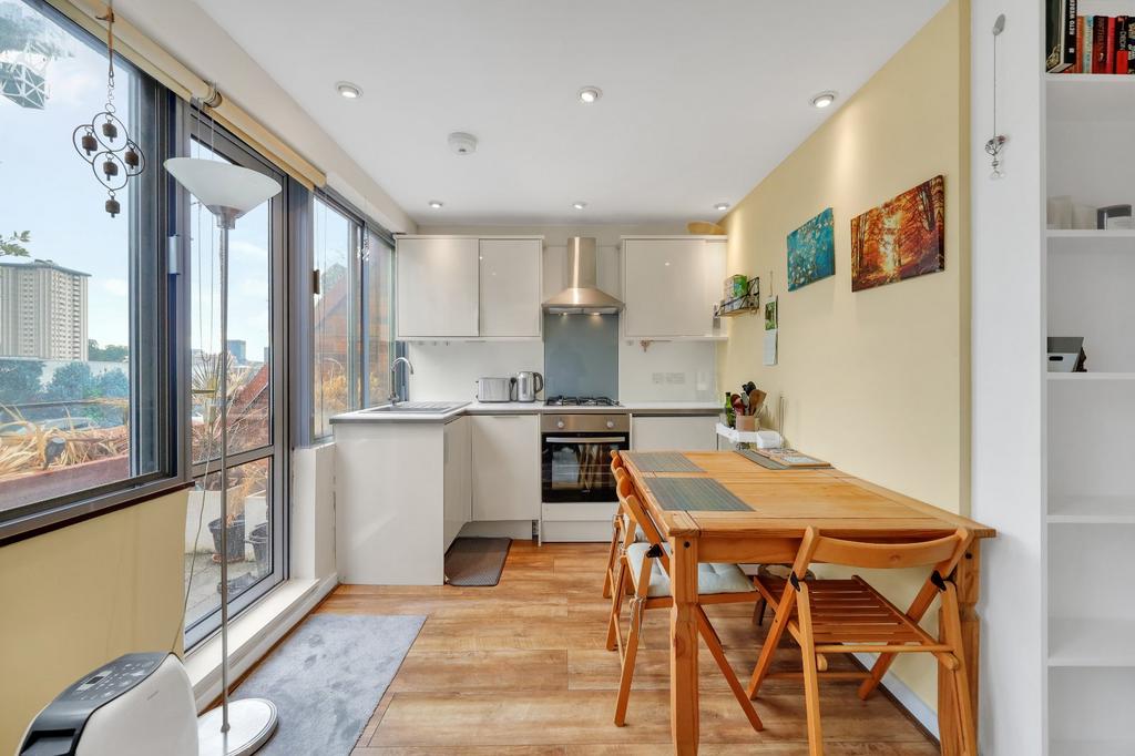Apartment in London - View 4