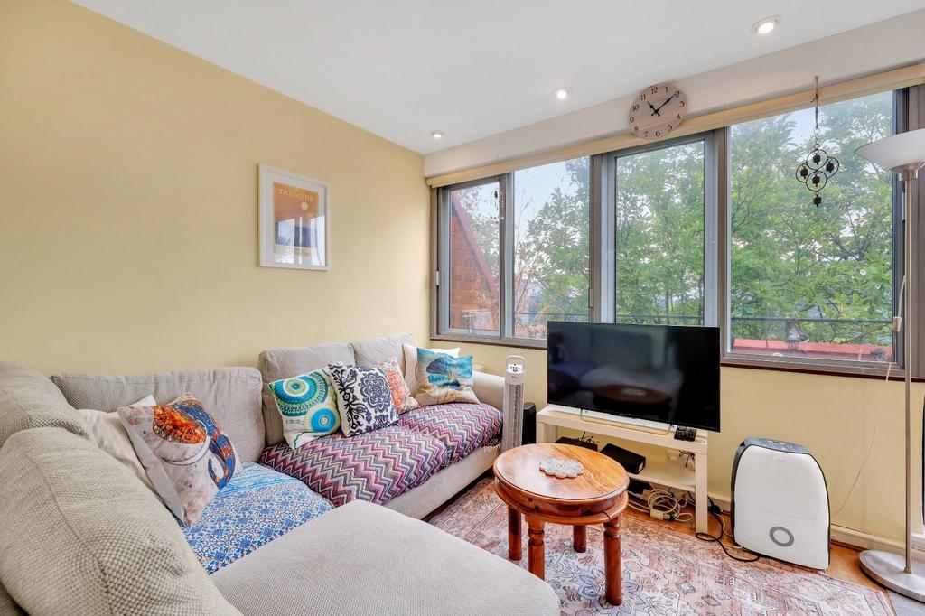 Apartment in London - View 5