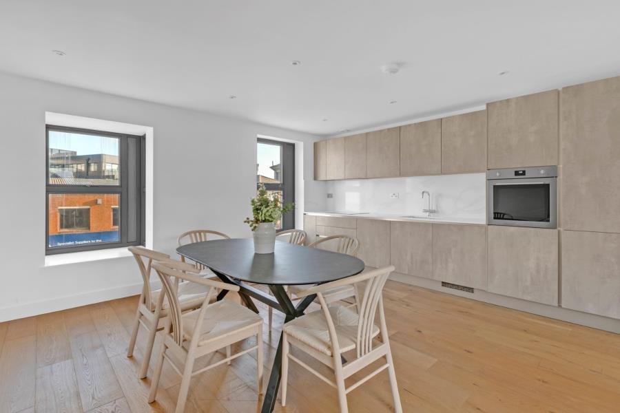 Apartment in London - View 3