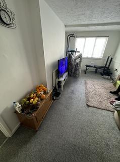 1 bedroom flat to rent, 21 Green Hills Road