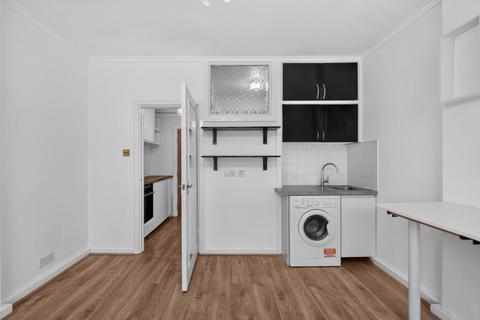 Studio to rent, Russell Court, Woburn Place, London, WC1H