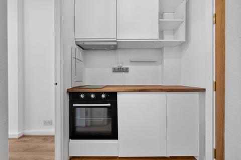 Studio to rent, Russell Court, Woburn Place, London, WC1H