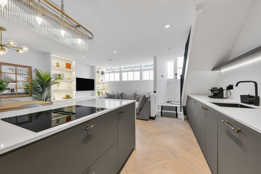 House in London - View 2