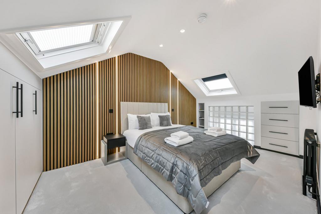 House in London - View 3