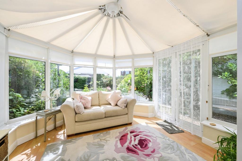 House in Reigate and Banstead, Surrey - View 4