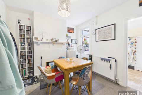 2 bedroom terraced house for sale, Wykeham Road, Berkshire RG6
