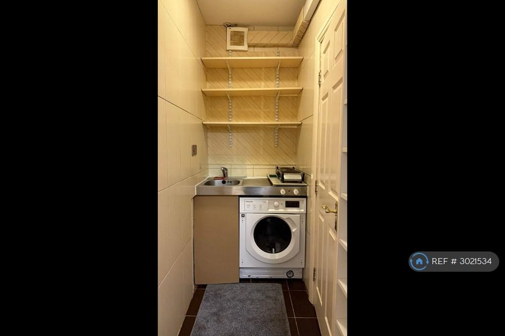 Apartment in Edgware - View 4
