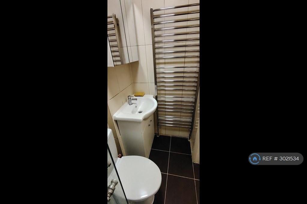 Apartment in Edgware - View 5