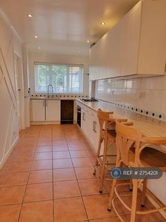 3 bedroom semi-detached house to rent, Parkside Avenue, Bexleyheath, DA7