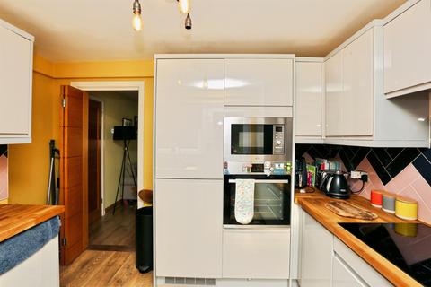 2 bedroom ground floor flat for sale, St. Nicholas Avenue, Gosport