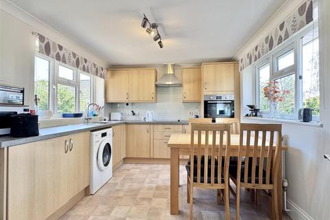 3 bedroom bungalow for sale, Cirencester