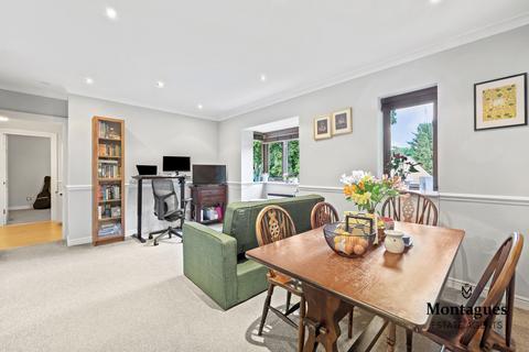 undefined, Woodland Grove, Epping, CM16