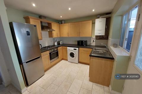 1 bedroom in a house share to rent, Eycott Drive, Manchester, M24