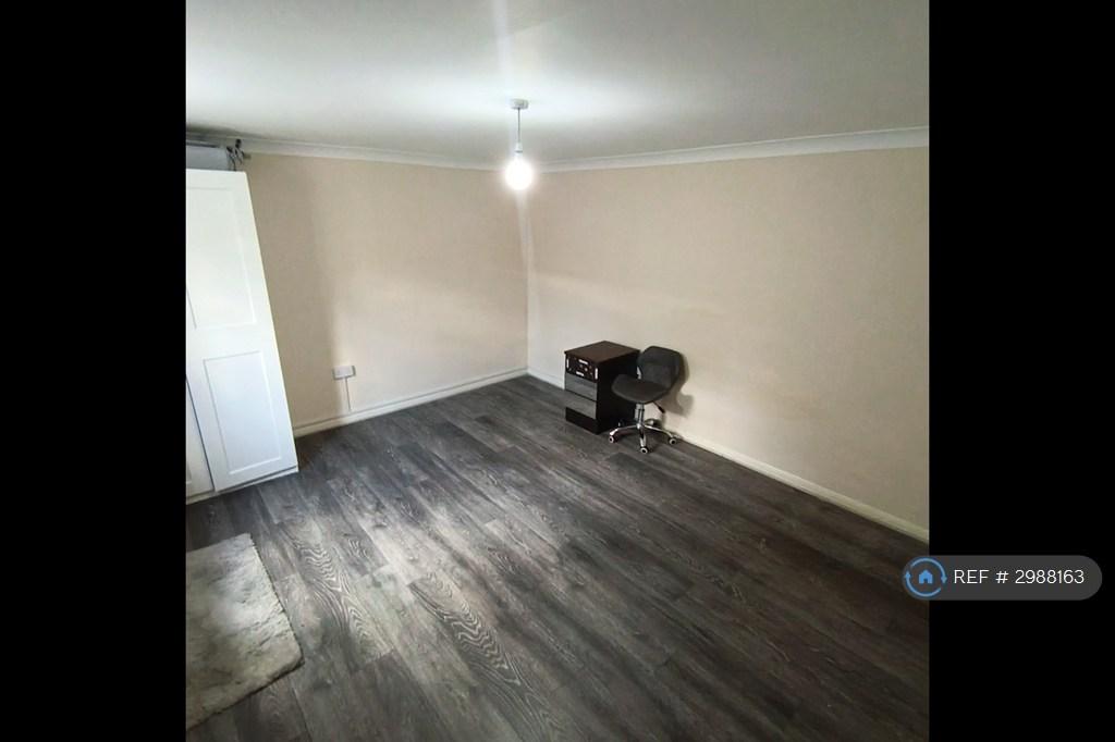 Apartment in Bromley - View 2