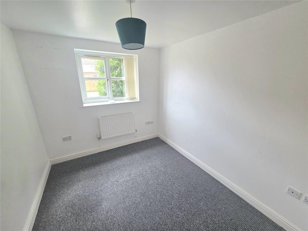 Apartment in Knowsley, Liverpool City Region - View 4