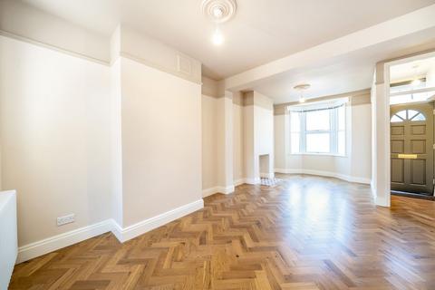 2 bedroom house for sale, Holness Road, London E15