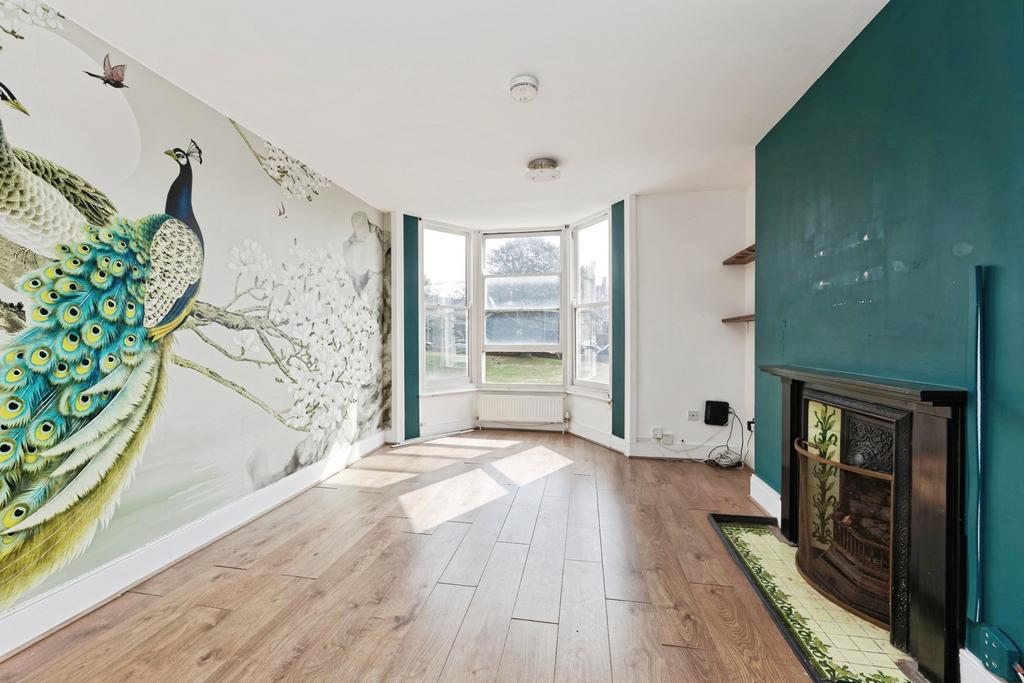 Apartment in Kent - View 2
