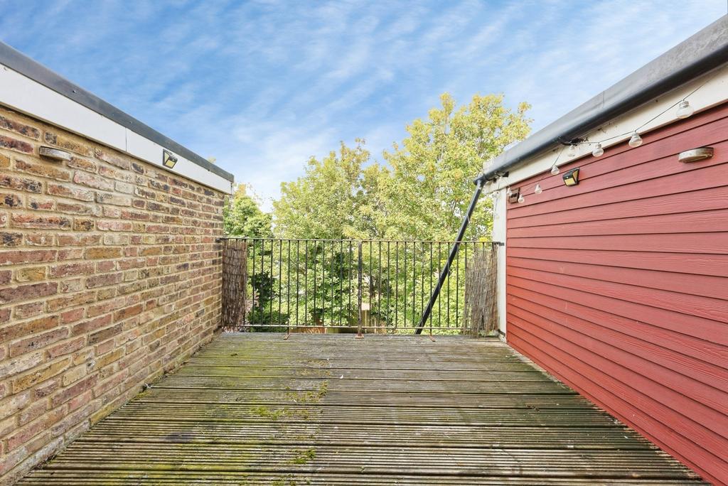 Apartment in Kent - View 5