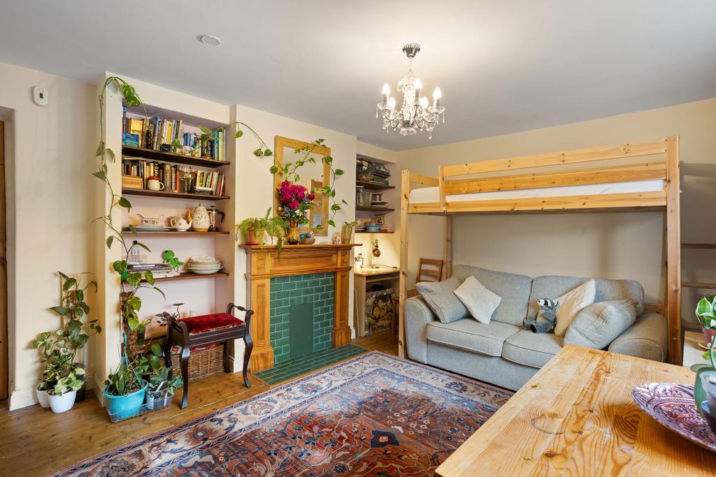 Apartment in Edinburgh - View 3