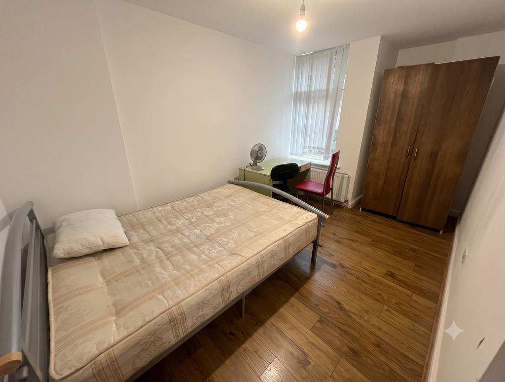 Apartment in Manchester, Greater Manchester - View 2