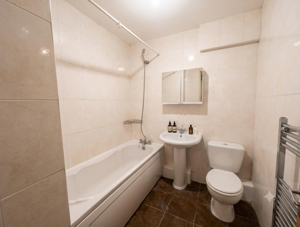 Apartment in Manchester, Greater Manchester - View 5