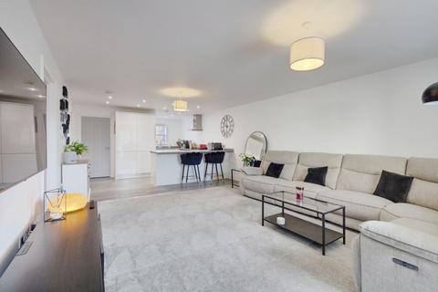 2 bedroom flat for sale, Halle Mews, Benfleet SS7