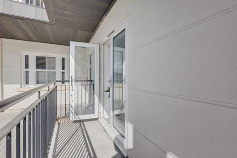 2 bedroom flat for sale, Halle Mews, Benfleet SS7