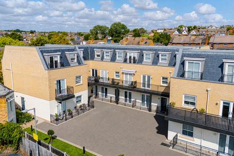 2 bedroom flat for sale, Halle Mews, Benfleet SS7