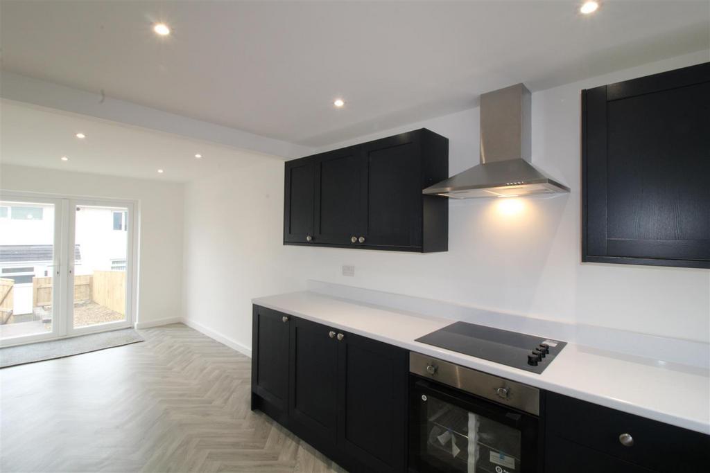 House in Newcastle Upon Tyne - View 3