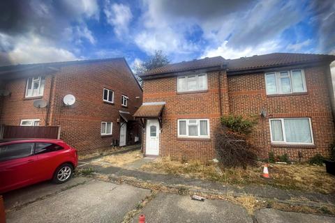 1 bedroom end of terrace house to rent, Bourton Close, Middlesex UB3