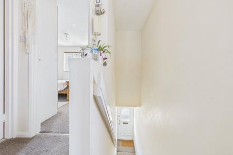 1 bedroom end of terrace house to rent, Bourton Close, Middlesex UB3