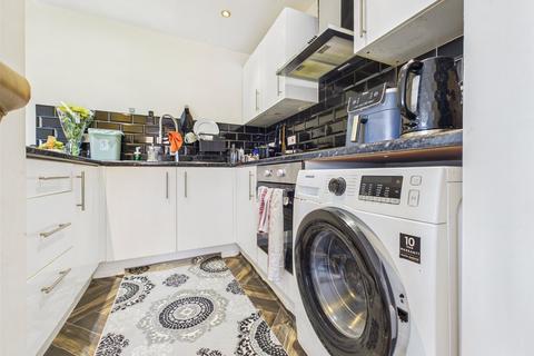 1 bedroom end of terrace house to rent, Bourton Close, Middlesex UB3