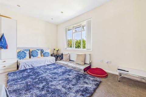 1 bedroom end of terrace house to rent, Bourton Close, Middlesex UB3