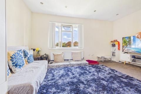 1 bedroom end of terrace house to rent, Bourton Close, Middlesex UB3