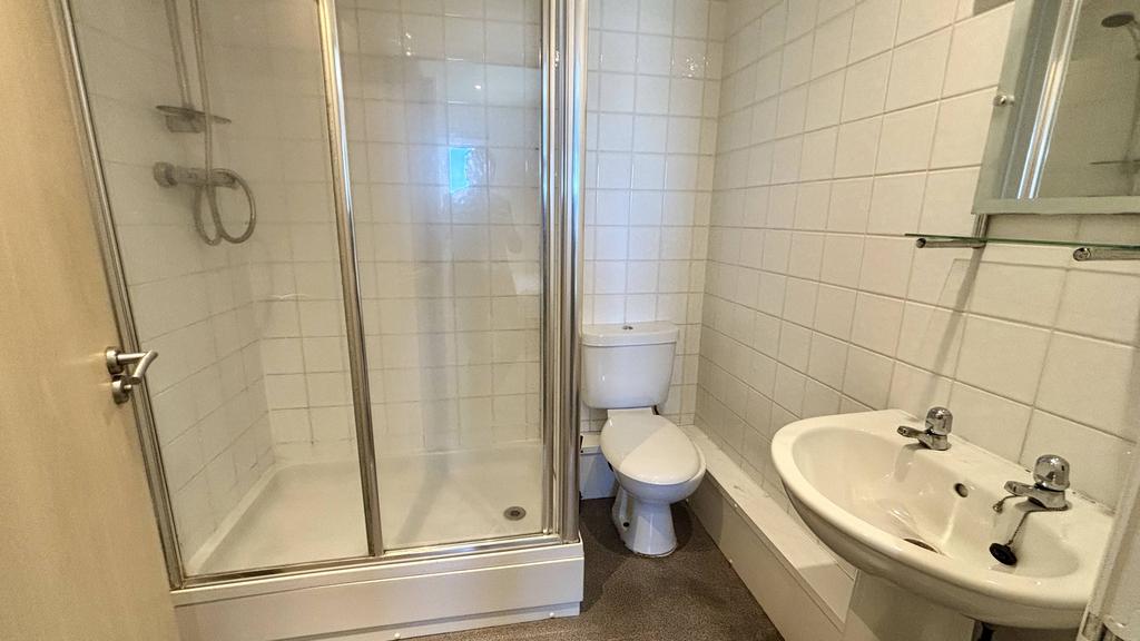 Apartment in Newcastle upon Tyne - View 3